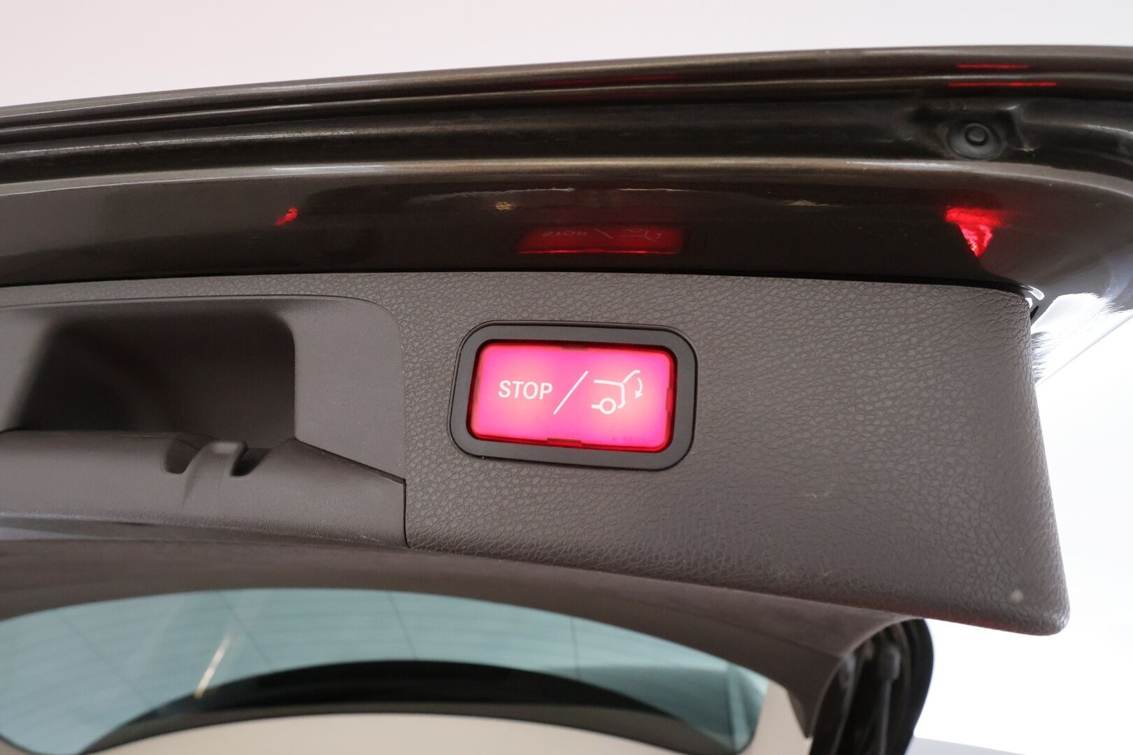 Mercedes-Benz E 2017 220 d T A Premium Business * Distronic+ / Webasto / Multibeam / HUD / 360° / Koukku / Widescreen / Sähköluukku * - Suomi-auto / Kahdet renkaat aluvanteilla / Merkkihuollettu