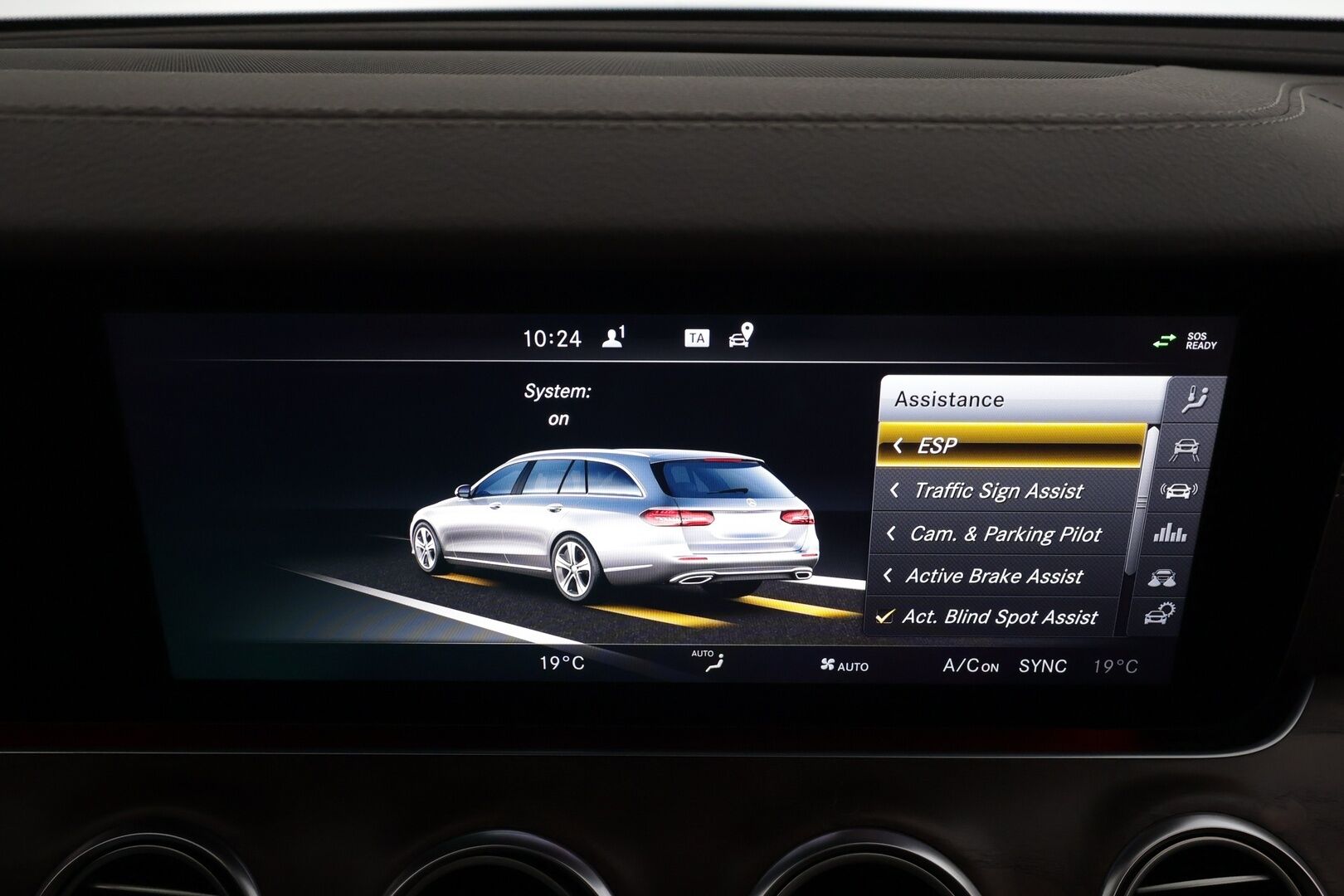 Mercedes-Benz E 2017 220 d T A Premium Business * Distronic+ / Webasto / Multibeam / HUD / 360° / Koukku / Widescreen / Sähköluukku * - Suomi-auto / Kahdet renkaat aluvanteilla / Merkkihuollettu