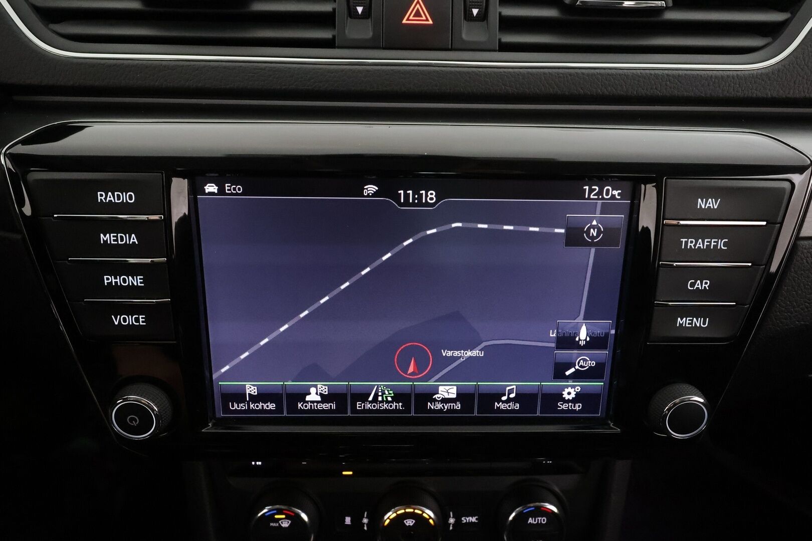 Skoda Superb 2017 1,4 TSI ACT Elegance DSG * ACC / P.tutkat / Xenon / Koukku / Canton äänentoisto / Navi * - Kahdet renkaat / Suomi-auto