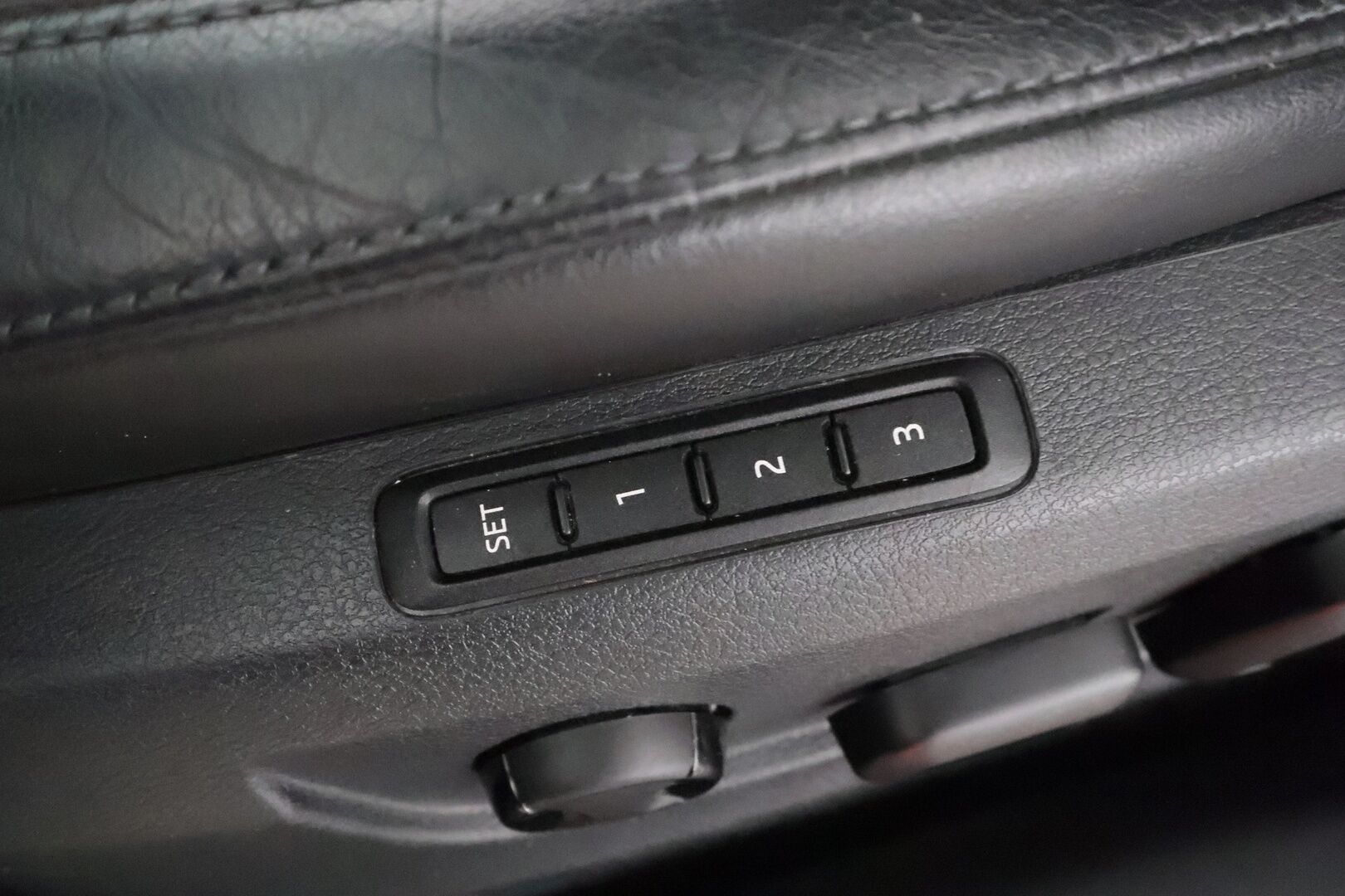 Skoda Superb 2017 1,4 TSI ACT Elegance DSG * ACC / P.tutkat / Xenon / Koukku / Canton äänentoisto / Navi * - Kahdet renkaat / Suomi-auto