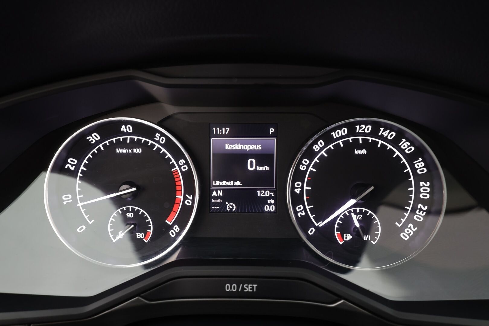 Skoda Superb 2017 1,4 TSI ACT Elegance DSG * ACC / P.tutkat / Xenon / Koukku / Canton äänentoisto / Navi * - Kahdet renkaat / Suomi-auto