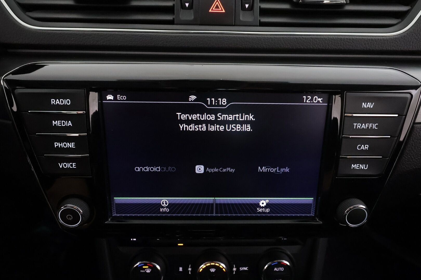 Skoda Superb 2017 1,4 TSI ACT Elegance DSG * ACC / P.tutkat / Xenon / Koukku / Canton äänentoisto / Navi * - Kahdet renkaat / Suomi-auto