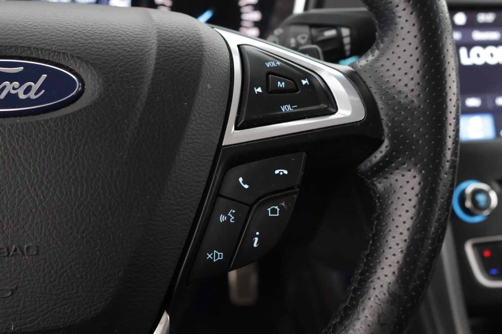 Ford Mondeo 2017 1,5 EcoBoost 160hv A6 ST-line Wagon** Koukku / Tutkat / Sähköluukku / Navigointi** - Ambiente valaistus / Automaattiset kaukovalot / Kahdet renkaat vaihteineen / Lohko sisähaaralla / Juuri leimattu