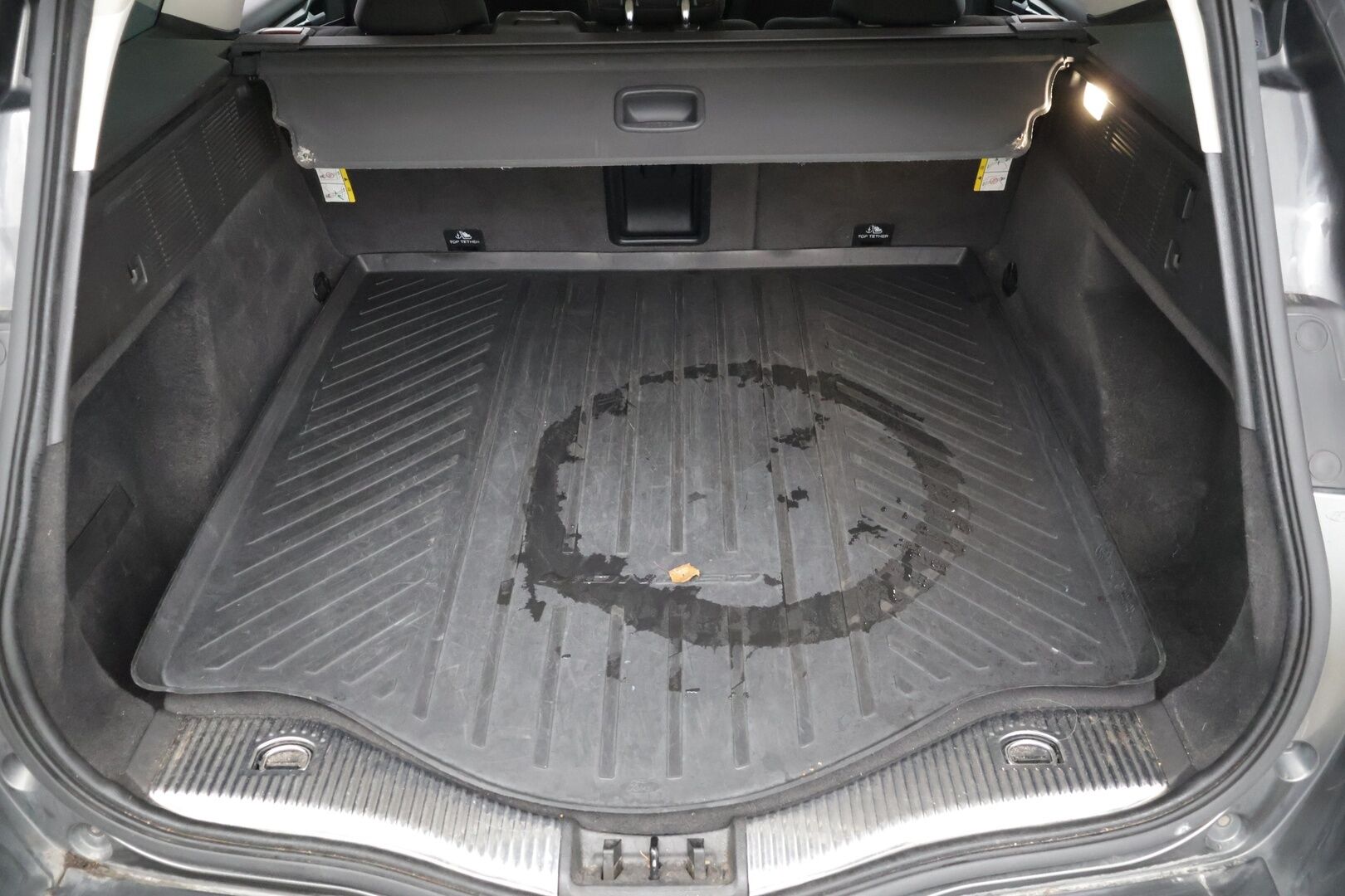 Ford Mondeo 2017 1,5 EcoBoost 160hv A6 ST-line Wagon** Koukku / Tutkat / Sähköluukku / Navigointi** - Ambiente valaistus / Automaattiset kaukovalot / Kahdet renkaat vaihteineen / Lohko sisähaaralla / Juuri leimattu