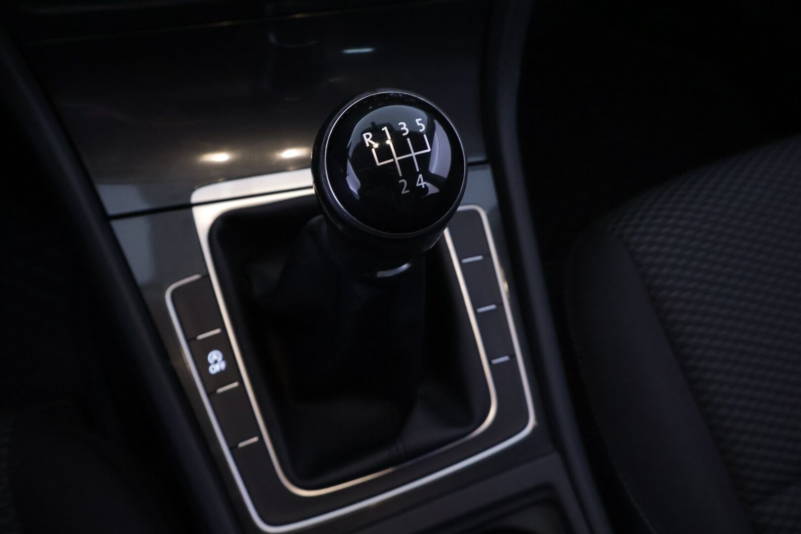 Volkswagen Golf 2017 Variant Trendline 1,0 TSI 63 kW (85 hv) - Juuri huollettu | Suomi-auto | Vakkari | Bluetooth | Lohko | 2x renkaat