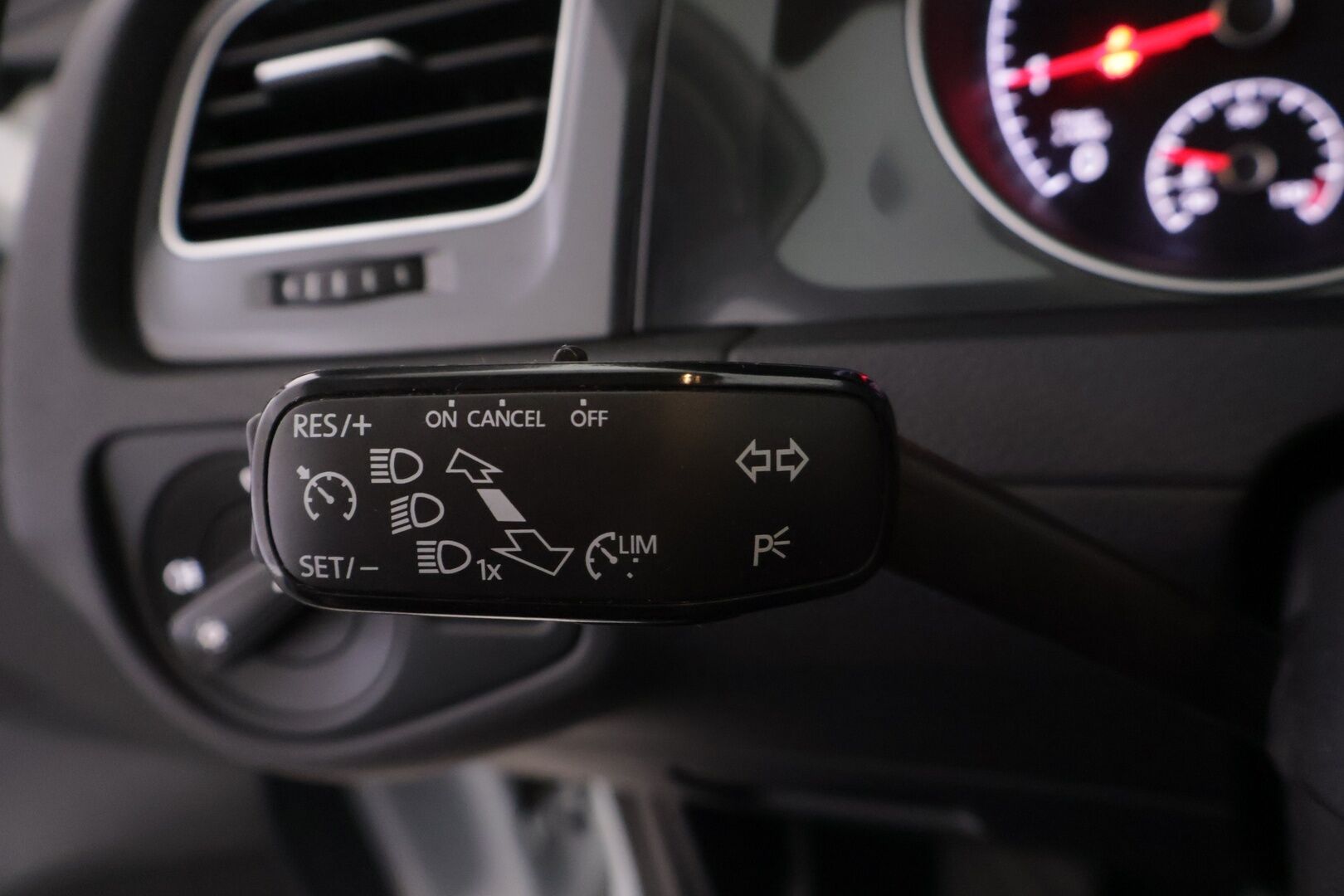 Volkswagen Golf 2017 Variant Trendline 1,0 TSI 63 kW (85 hv) - Juuri huollettu | Suomi-auto | Vakkari | Bluetooth | Lohko | 2x renkaat