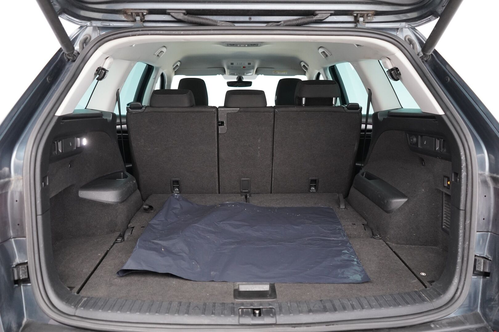 Skoda Kodiaq 2017 2,0 TDI 190 4x4 Ambition DSG Autom. 7P - Webasto | Koukku | Lämmitettävä tuulilasi | Ratinlämmitin | Navi | Suomi-auto | 7-Paikkainen | Kahdet OEM vanteet | Juuri huollettu