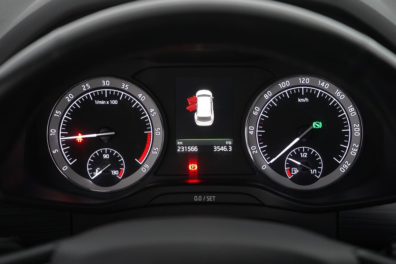 Skoda Kodiaq 2017 2,0 TDI 190 4x4 Ambition DSG Autom. 7P - Webasto | Koukku | Lämmitettävä tuulilasi | Ratinlämmitin | Navi | Suomi-auto | 7-Paikkainen | Kahdet OEM vanteet | Juuri huollettu