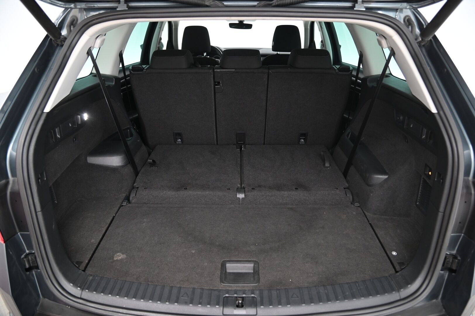 Skoda Kodiaq 2017 2,0 TDI 190 4x4 Ambition DSG Autom. 7P *Webasto / Koukku / Lämmitettävä tuulilasi / Ratinlämmitin / Navi* - Suomi-auto / 7-Paikkainen / Kahdet OEM vanteet