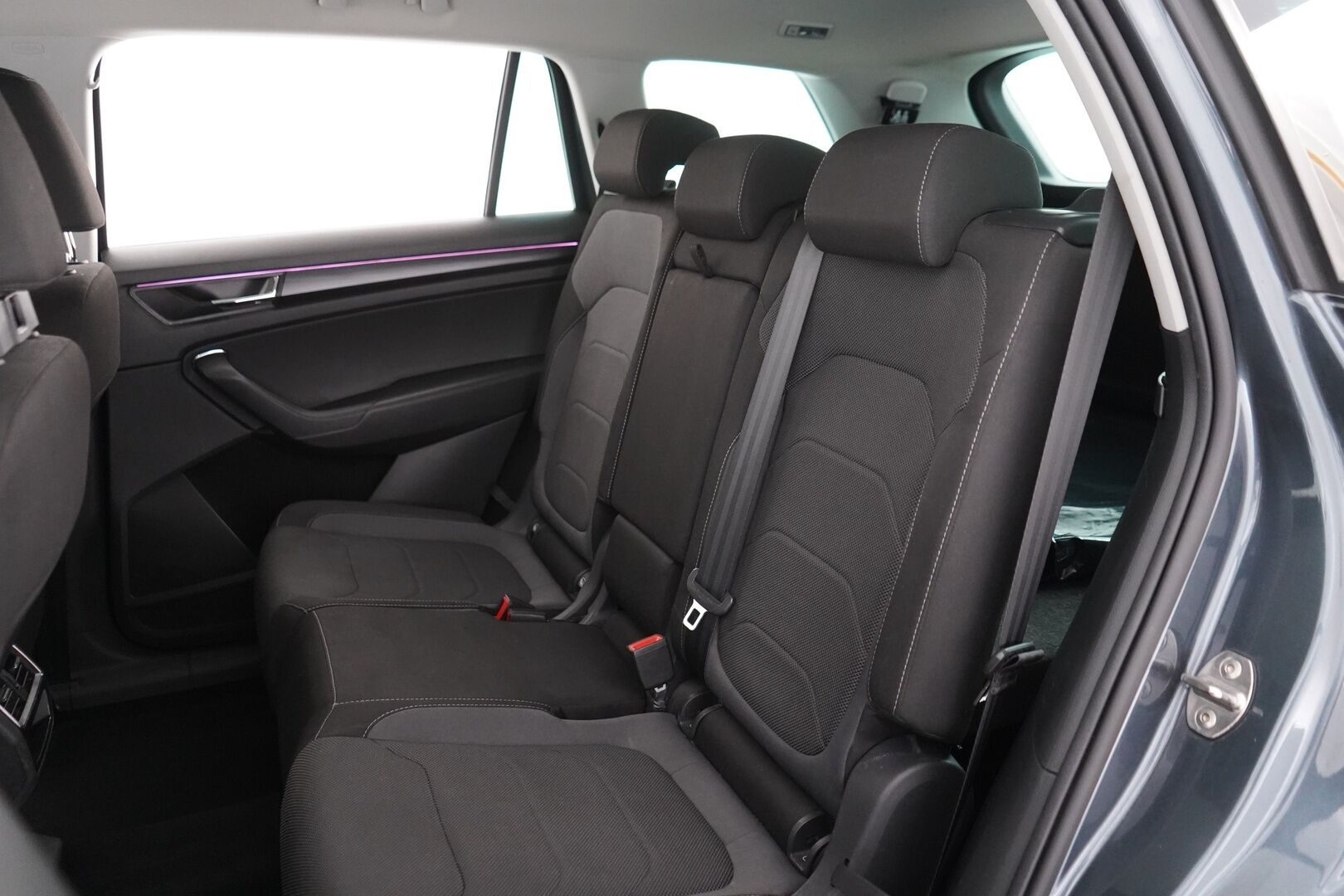 Skoda Kodiaq 2017 2,0 TDI 190 4x4 Ambition DSG Autom. 7P - Webasto | Koukku | Lämmitettävä tuulilasi | Ratinlämmitin | Navi | Suomi-auto | 7-Paikkainen | Kahdet OEM vanteet | Juuri huollettu