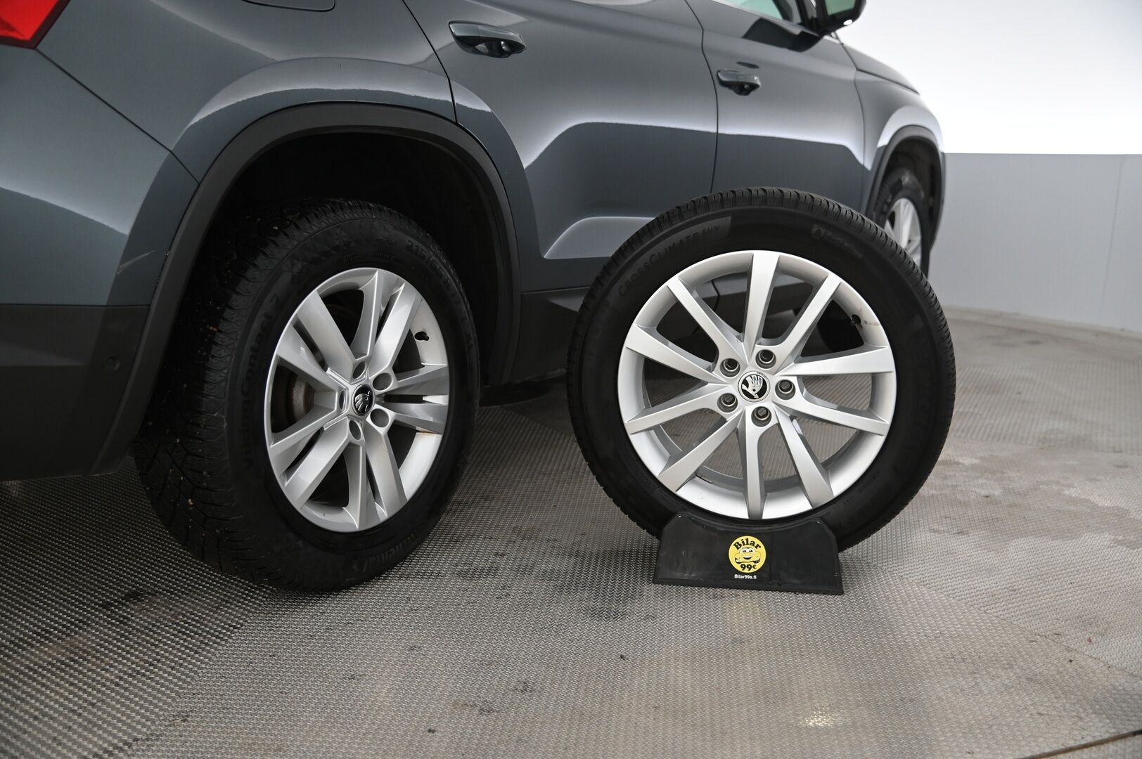 Skoda Kodiaq 2017 2,0 TDI 190 4x4 Ambition DSG Autom. 7P *Webasto / Koukku / Lämmitettävä tuulilasi / Ratinlämmitin / Navi* - Suomi-auto / 7-Paikkainen / Kahdet OEM vanteet