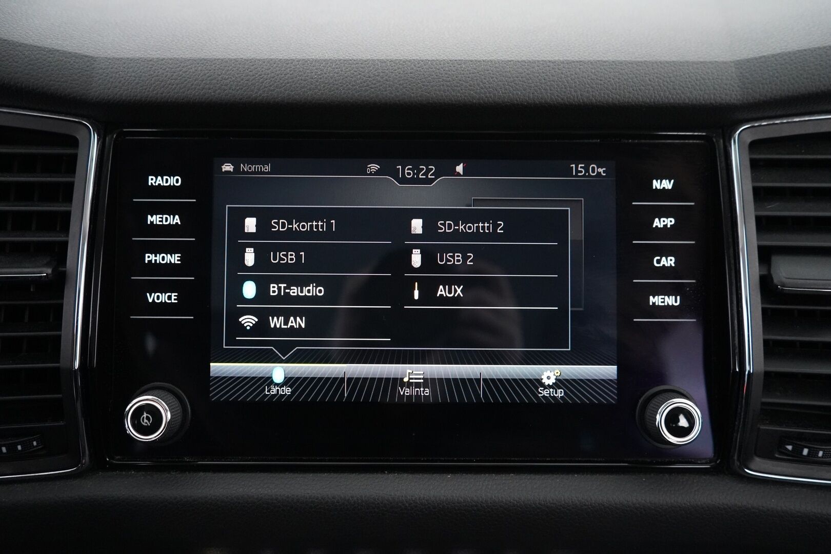 Skoda Kodiaq 2017 2,0 TDI 190 4x4 Ambition DSG Autom. 7P - Webasto | Koukku | Lämmitettävä tuulilasi | Ratinlämmitin | Navi | Suomi-auto | 7-Paikkainen | Kahdet OEM vanteet | Juuri huollettu