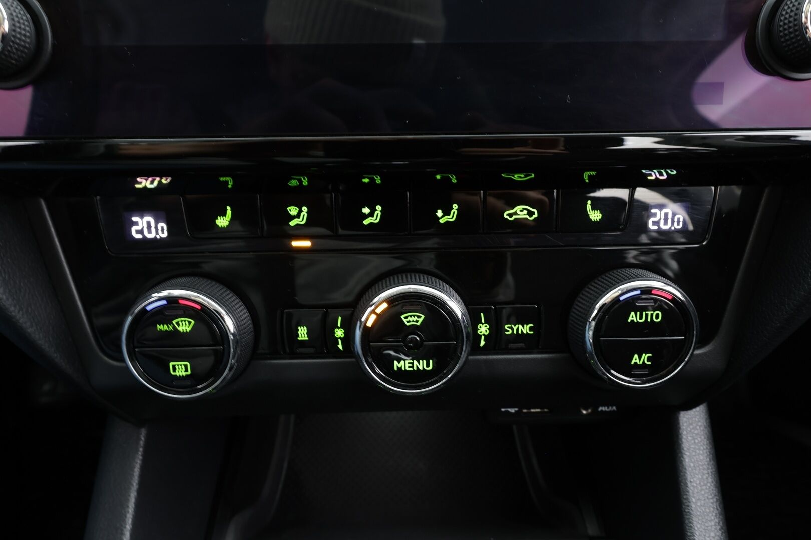 Skoda Octavia 2017 Combi 1,4 TSI Style DSG * Webasto / P.Kamera / LED / Katveavustin / Ambient-valot / Vakkari / Ratinlämmitys * - Suomi-auto / Kahdet renkaat - HULLUT BLACKWEEK JATKOT - KORKOTARJOUS 2,49%