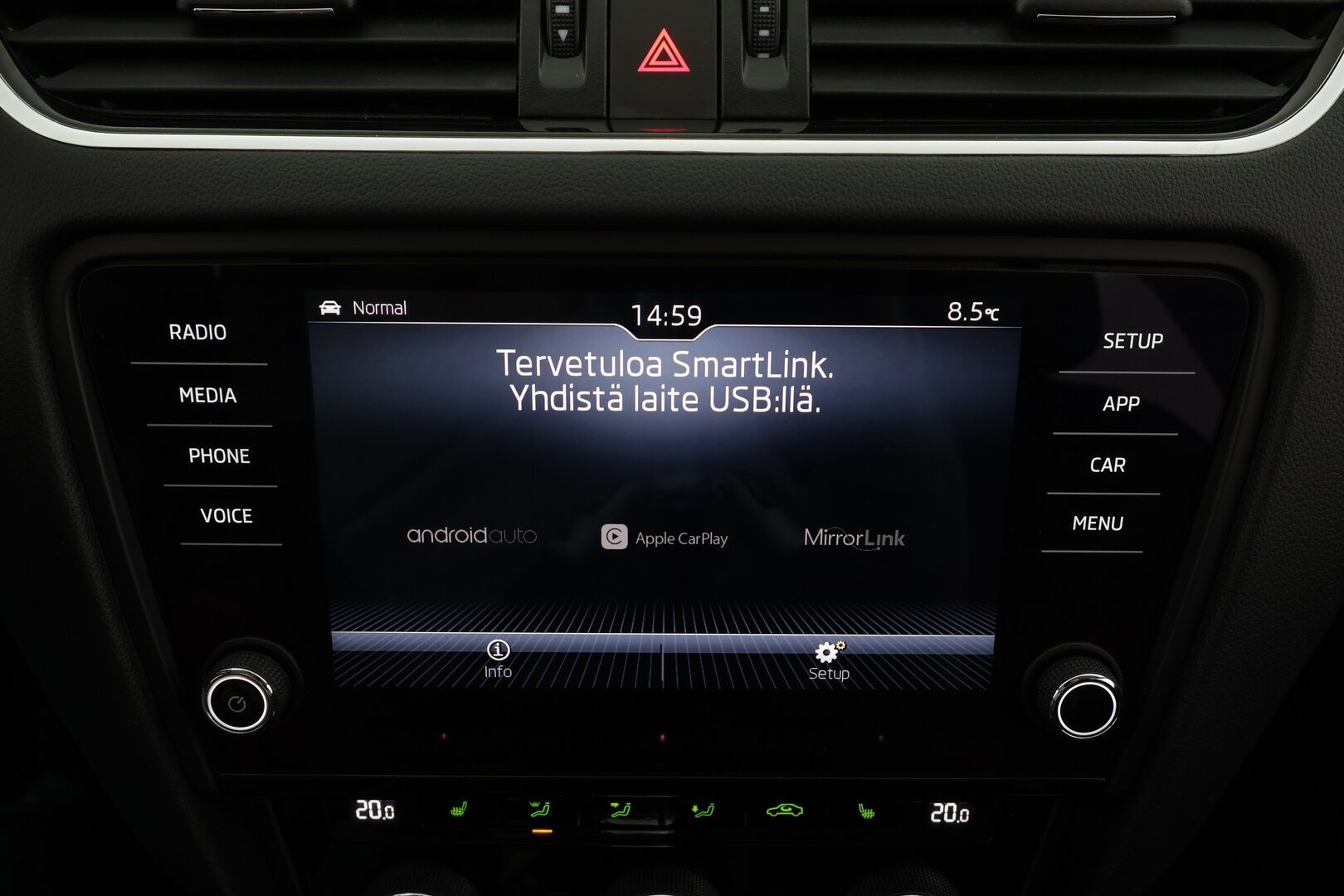 Skoda Octavia 2017 Combi 1,4 TSI Style DSG * Webasto / P.Kamera / LED / Katveavustin / Ambient-valot / Vakkari / Ratinlämmitys * - Suomi-auto / Kahdet renkaat - HULLUT BLACKWEEK JATKOT - KORKOTARJOUS 2,49%