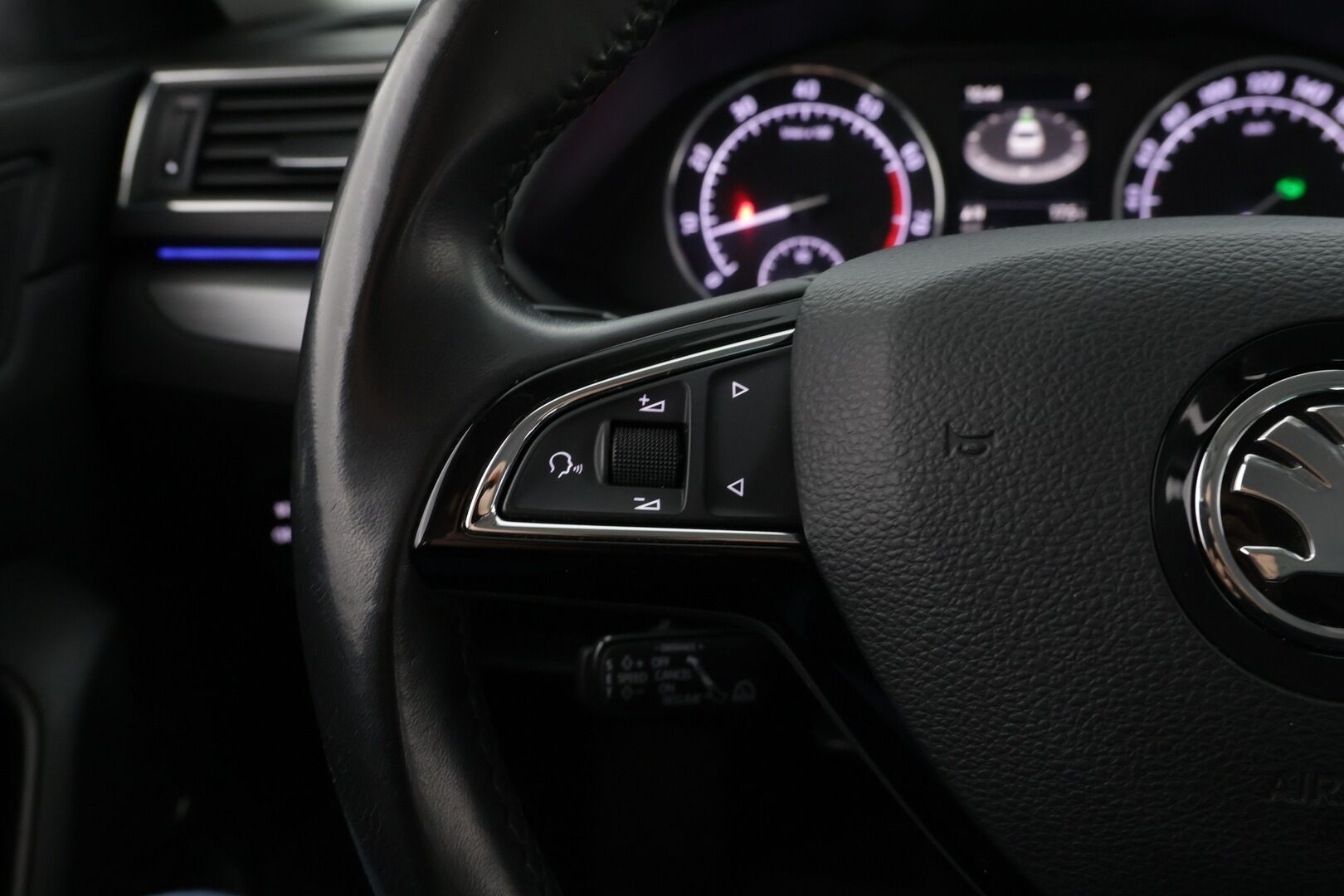 Skoda Superb 2017 1,4 TSI ACT Style DSG Autom *Vakkari / Sähköpenkit muistilla / Vetokoukku!* - Hyvin pidetty / Kattavasti varusteltu / Hyvä huoltohistoria