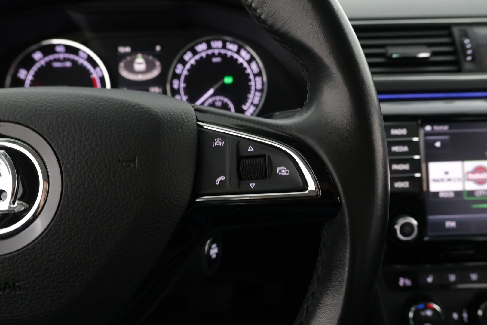 Skoda Superb 2017 1,4 TSI ACT Style DSG Autom *Vakkari / Sähköpenkit muistilla / Vetokoukku!* - Hyvin pidetty / Kattavasti varusteltu / Hyvä huoltohistoria