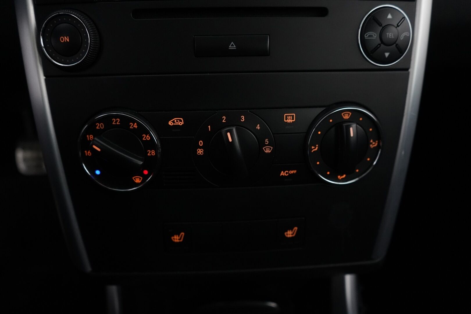 Mercedes-Benz B 2006 200 Turbo *Koukku / Puolinahat / Ilmastointi* - Säännölliset huollot / Kahdet renkaat vanteineen / Siisti