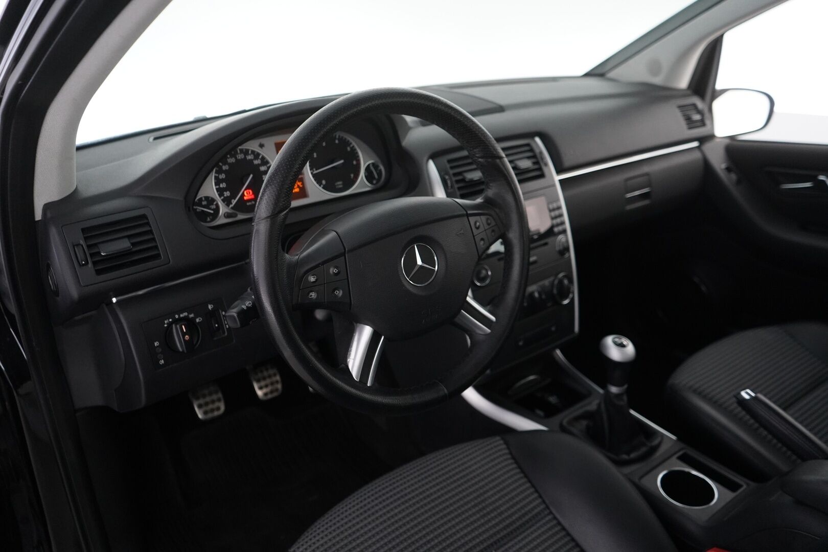 Mercedes-Benz B 2006 200 Turbo *Koukku / Puolinahat / Ilmastointi* - Säännölliset huollot / Kahdet renkaat vanteineen / Siisti