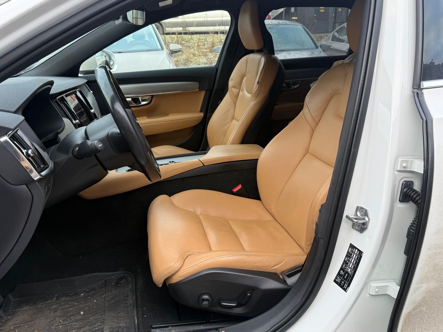 Volvo V90 2017 D4 AWD Business Inscription aut *Vetokoukku / Adapt. Vakkari / Webasto / P-tutkat / Ruskeat nahat / Takaistuinlämmitys* - Juuri saapunut Espooseen! - HULLUT VÄLIPÄIVÄT KORKOTARJOUS 2,49%