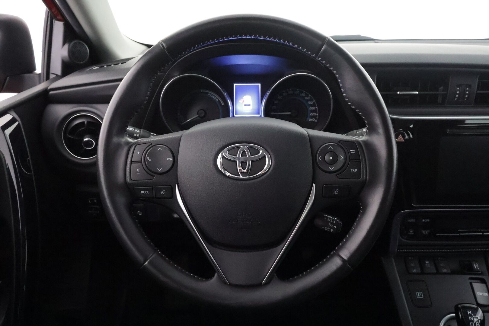 Toyota Auris 2017 Touring Sports 1,8 Hybrid Active - | LED | Vakkari | P.kamera | Navi | Kaistavahti | PCS | RSA | Bluetooth | Lohko+sisälämmitin | Aut. pitkät | Hyvä huoltokirja | 2x renkaat aluin |
