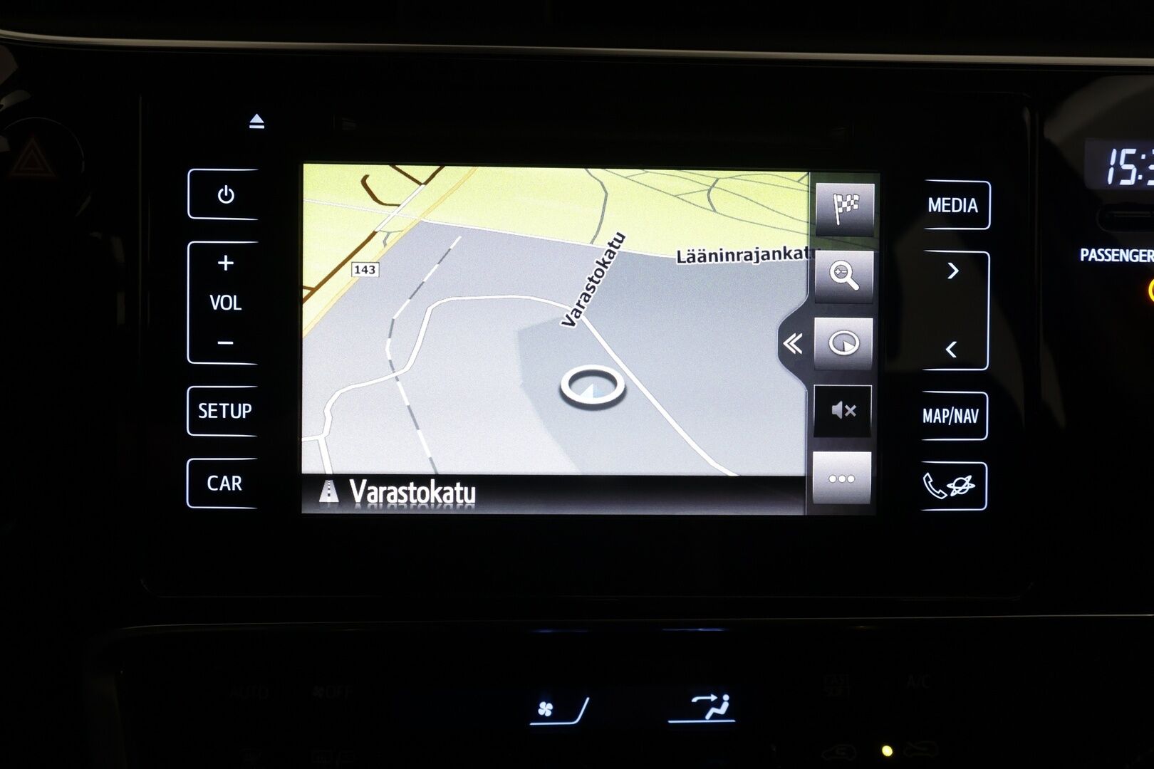Toyota Auris 2017 Touring Sports 1,8 Hybrid Active - | LED | Vakkari | P.kamera | Navi | Kaistavahti | PCS | RSA | Bluetooth | Lohko+sisälämmitin | Aut. pitkät | Hyvä huoltokirja | 2x renkaat aluin |
