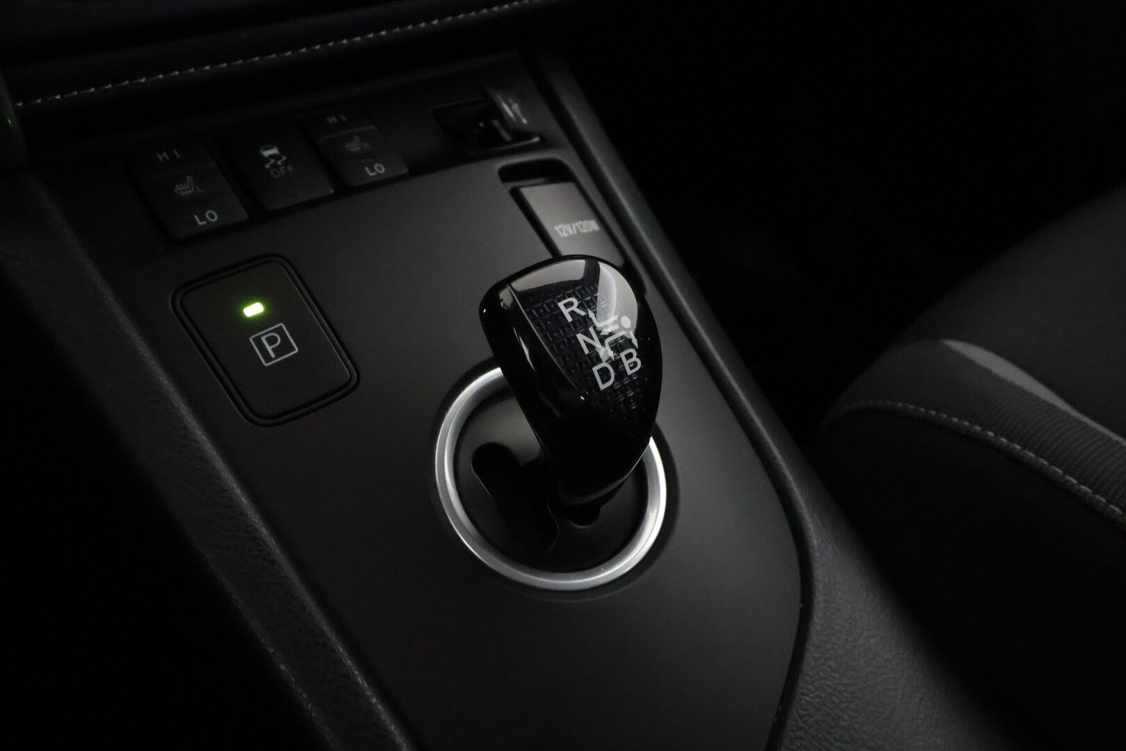 Toyota Auris 2017 Touring Sports 1,8 Hybrid Active - | LED | Vakkari | P.kamera | Navi | Kaistavahti | PCS | RSA | Bluetooth | Lohko+sisälämmitin | Aut. pitkät | Hyvä huoltokirja | 2x renkaat aluin |