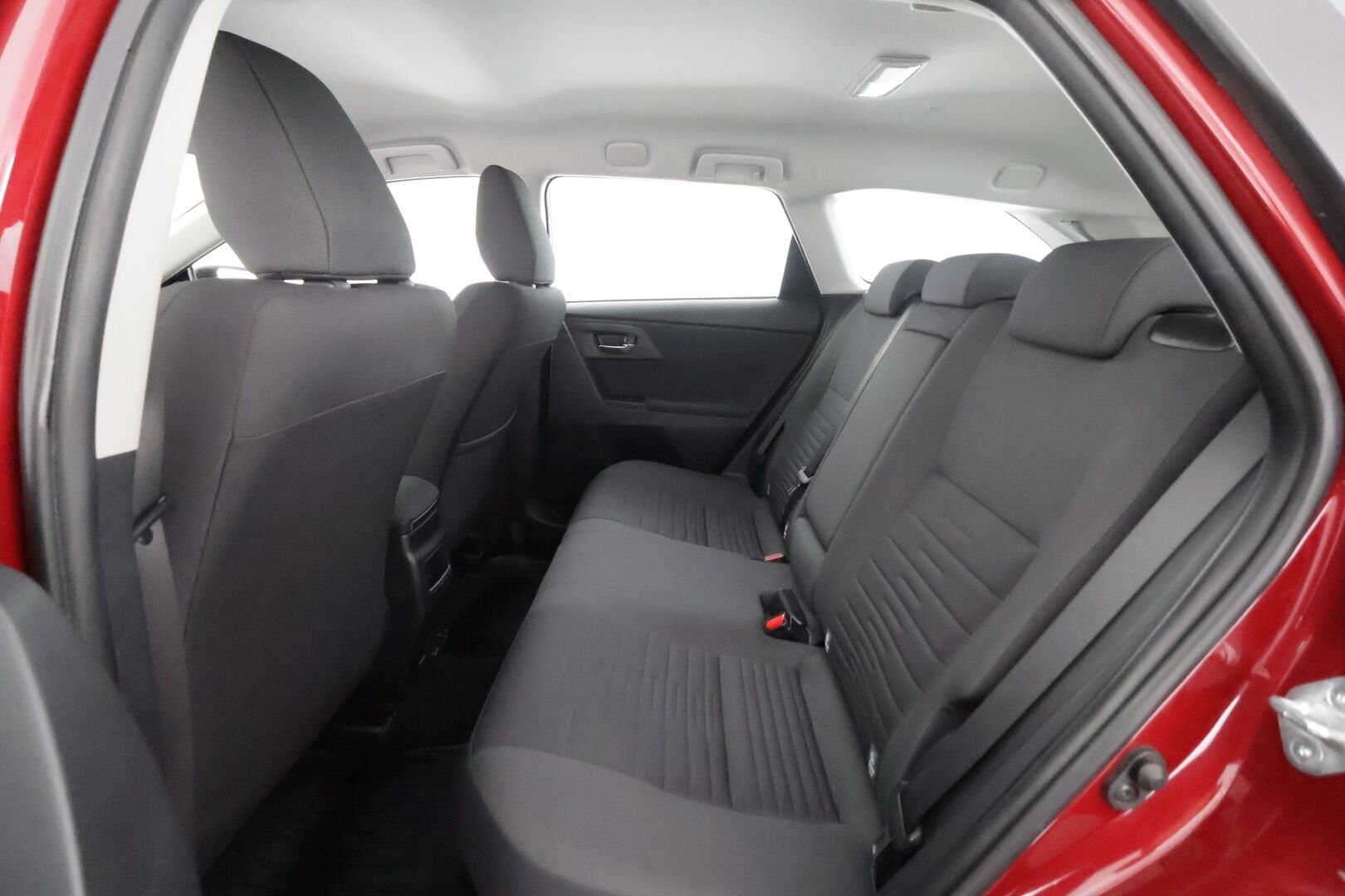 Toyota Auris 2017 Touring Sports 1,8 Hybrid Active - | LED | Vakkari | P.kamera | Navi | Kaistavahti | PCS | RSA | Bluetooth | Lohko+sisälämmitin | Aut. pitkät | Hyvä huoltokirja | 2x renkaat aluin |