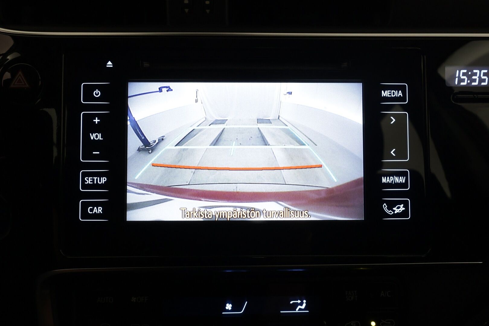 Toyota Auris 2017 Touring Sports 1,8 Hybrid Active - | LED | Vakkari | P.kamera | Navi | Kaistavahti | PCS | RSA | Bluetooth | Lohko+sisälämmitin | Aut. pitkät | Hyvä huoltokirja | 2x renkaat aluin |