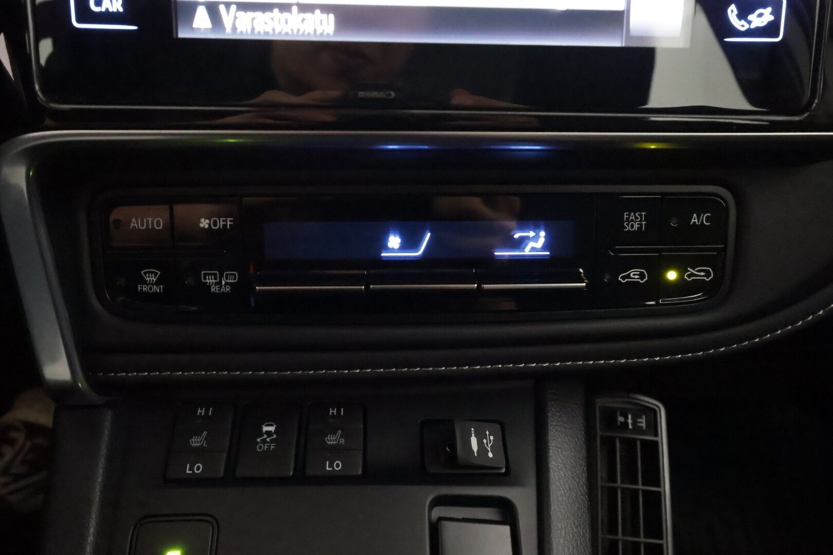 Toyota Auris 2017 Touring Sports 1,8 Hybrid Active - | LED | Vakkari | P.kamera | Navi | Kaistavahti | PCS | RSA | Bluetooth | Lohko+sisälämmitin | Aut. pitkät | Hyvä huoltokirja | 2x renkaat aluin |