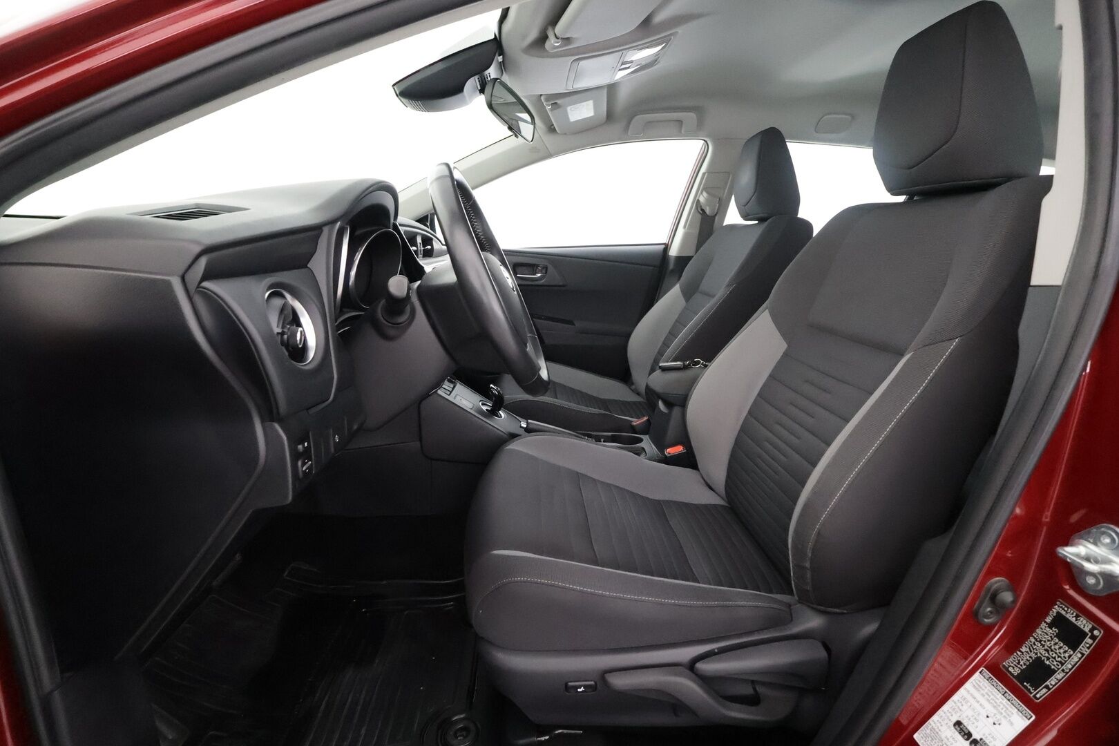 Toyota Auris 2017 Touring Sports 1,8 Hybrid Active - | LED | Vakkari | P.kamera | Navi | Kaistavahti | PCS | RSA | Bluetooth | Lohko+sisälämmitin | Aut. pitkät | Hyvä huoltokirja | 2x renkaat aluin |