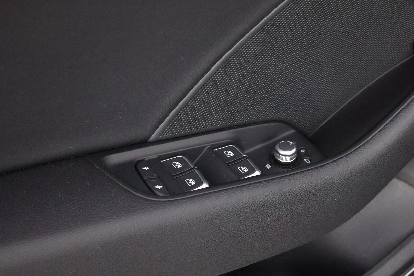 Audi A3 2017 Sedan Land of quattro Edition 2,0 TDI 135 kW quattro S tronic S-Line - Suomiauto / Webasto / Adapt.Vakkari / Bang & Olufsen / Puolinahat / Sporttipenkit / Matrix LED / Supervarusteet!