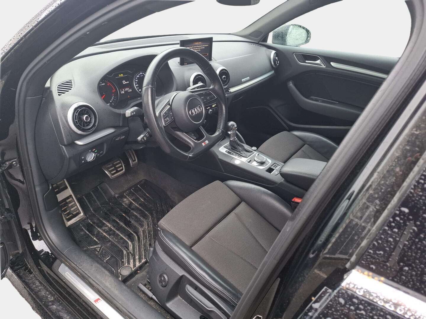 Audi A3 2017 Sedan Land of quattro Edition 2,0 TDI 135 kW quattro S tronic S-Line - Suomiauto / Webasto / Adapt.Vakkari / Bang & Olufsen / Puolinahat / Sporttipenkit / Matrix LED / Supervarusteet!