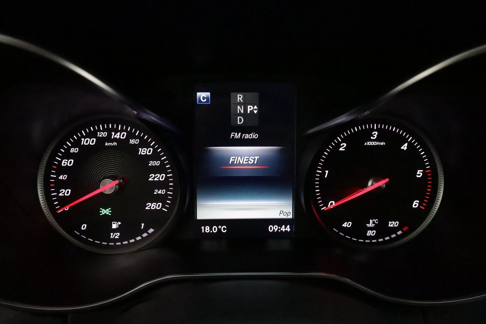 Mercedes-Benz C 2017 200 d A Business AMG **Burmester / LED-valot / Sisätilanlämmitin / Sporttinahat / Vakkari / Aut. Ilmastointi** - Suomi-auto / 2x Renkaat