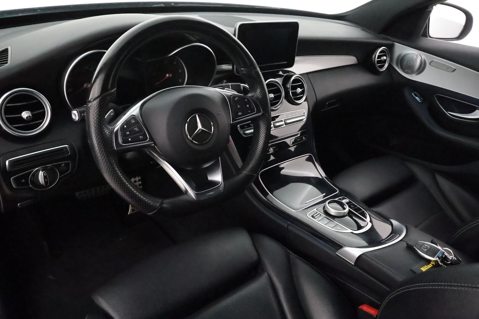 Mercedes-Benz C 2017 200 d A Business AMG **Burmester / LED-valot / Sisätilanlämmitin / Sporttinahat / Vakkari / Aut. Ilmastointi** - Suomi-auto / 2x Renkaat
