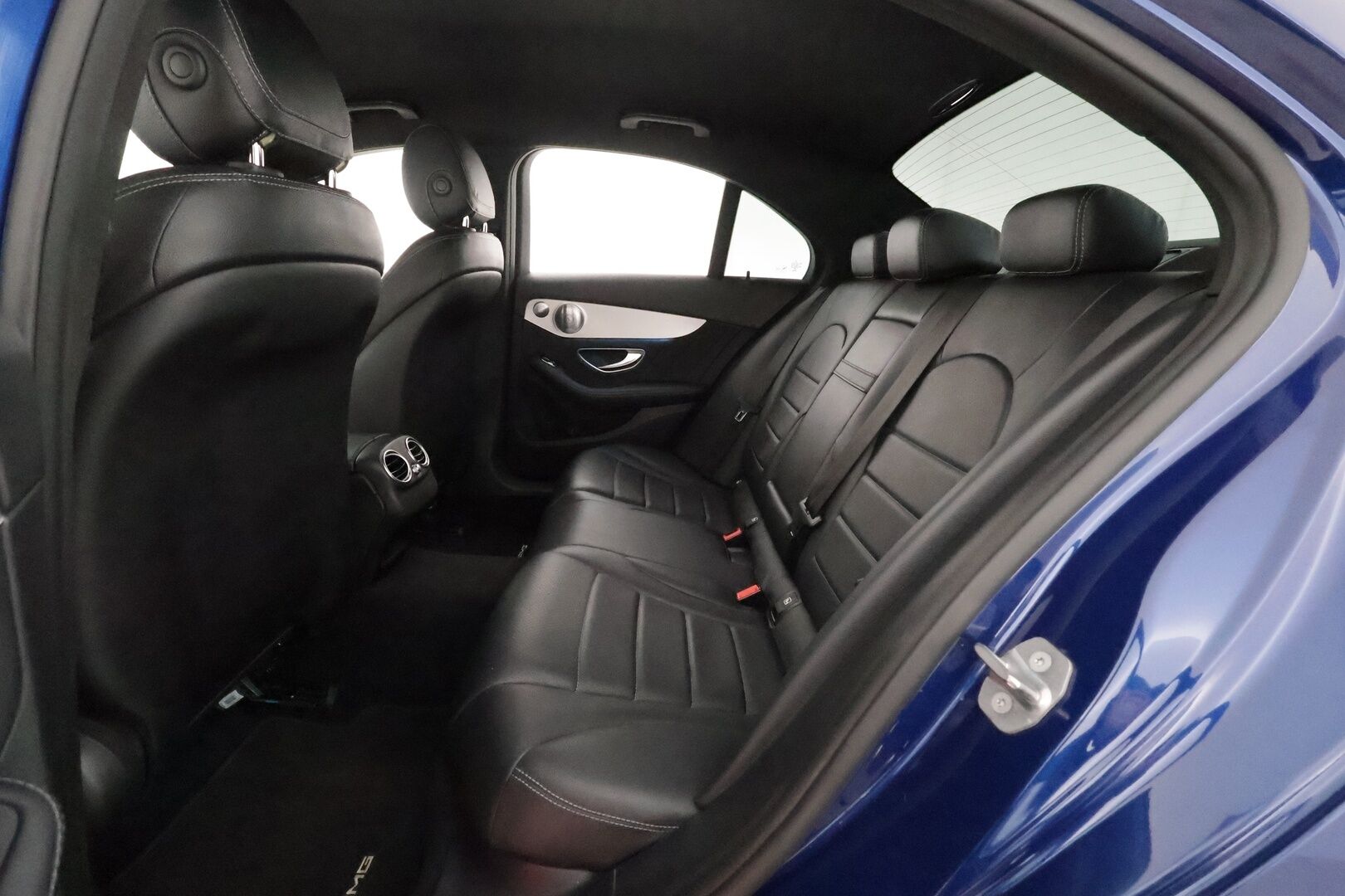 Mercedes-Benz C 2017 200 d A Business AMG **Burmester / LED-valot / Sisätilanlämmitin / Sporttinahat / Vakkari / Aut. Ilmastointi** - Suomi-auto / 2x Renkaat