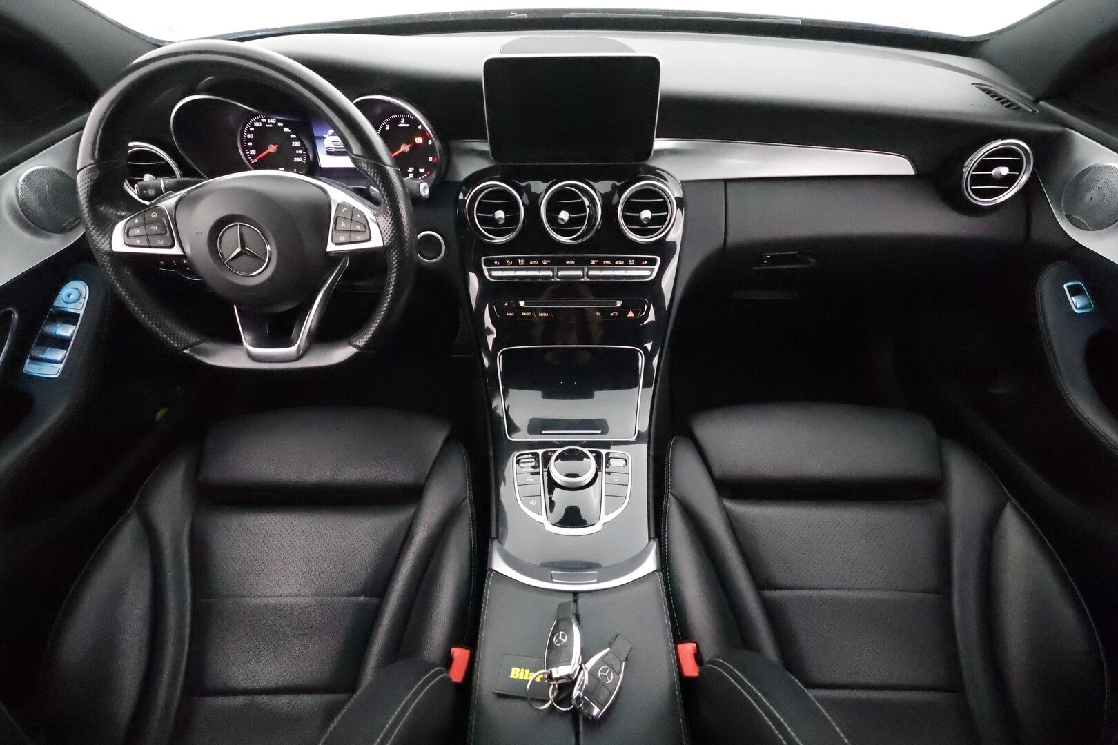 Mercedes-Benz C 2017 200 d A Business AMG **Burmester / LED-valot / Sisätilanlämmitin / Sporttinahat / Vakkari / Aut. Ilmastointi** - Suomi-auto / 2x Renkaat