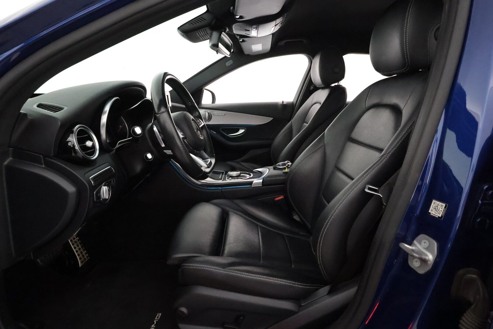 Mercedes-Benz C 2017 200 d A Business AMG **Burmester / LED-valot / Sisätilanlämmitin / Sporttinahat / Vakkari / Aut. Ilmastointi** - Suomi-auto / 2x Renkaat