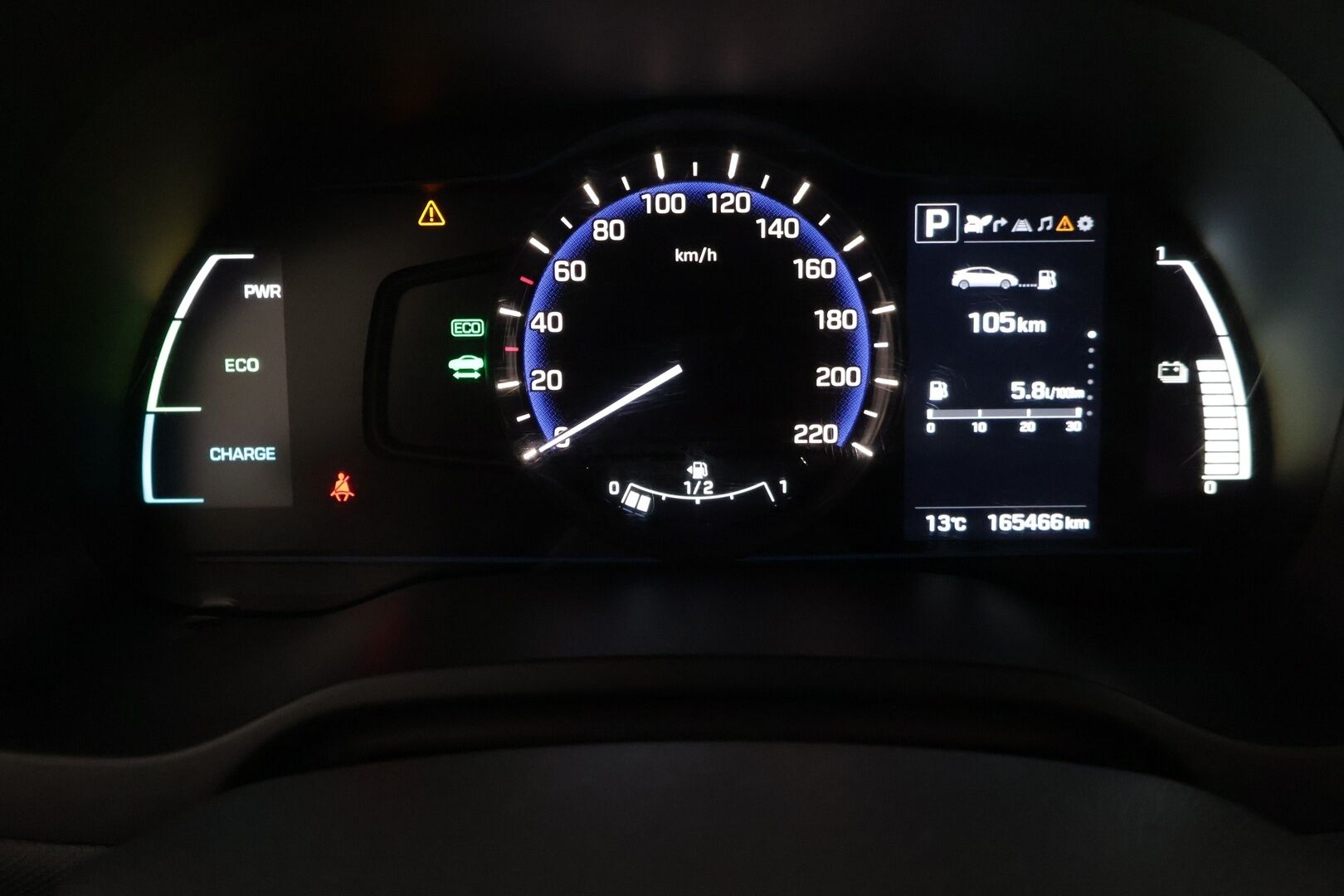 Hyundai IONIQ hybrid 2017 DCT Comfort ** 2.om Suomi-auto / Juuri katsastettu! / Kamera / Lohko+sisä / Adapt.vakkari / Infinity / Ratinlämmitys ** - Kahdet renkaat Hyundain alkuperäisillä vanteilla! Infinity Audio, hyvät ajoavustimet sekä lämmitysvarusteet!