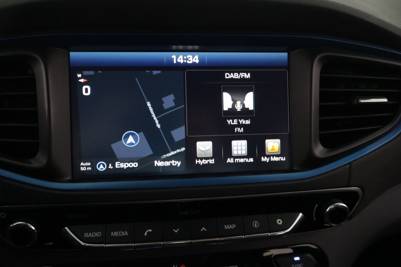 Hyundai IONIQ hybrid 2017 DCT Comfort ** 2.om Suomi-auto / Juuri katsastettu! / Kamera / Lohko+sisä / Adapt.vakkari / Infinity / Ratinlämmitys ** - Kahdet renkaat Hyundain alkuperäisillä vanteilla! Infinity Audio, hyvät ajoavustimet sekä lämmitysvarusteet!