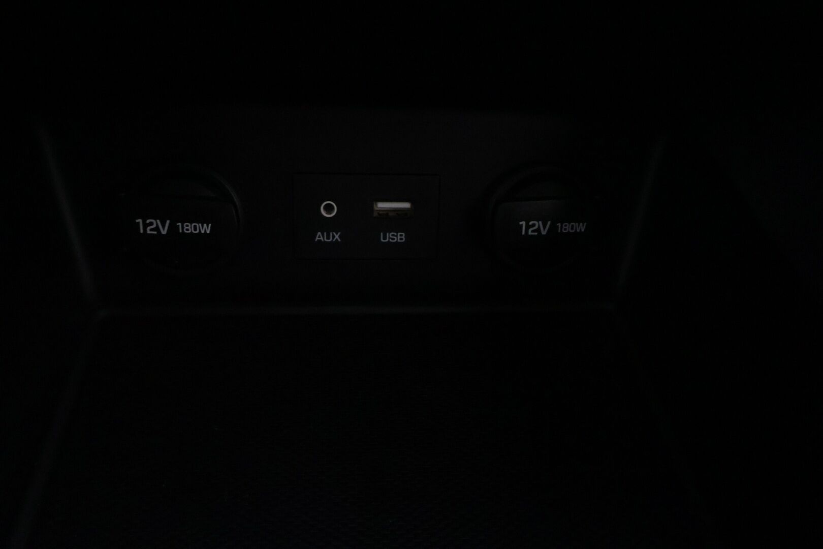 Hyundai IONIQ hybrid 2017 DCT Comfort ** 2.om Suomi-auto / Juuri katsastettu! / Kamera / Lohko+sisä / Adapt.vakkari / Infinity / Ratinlämmitys ** - Kahdet renkaat Hyundain alkuperäisillä vanteilla! Infinity Audio, hyvät ajoavustimet sekä lämmitysvarusteet!