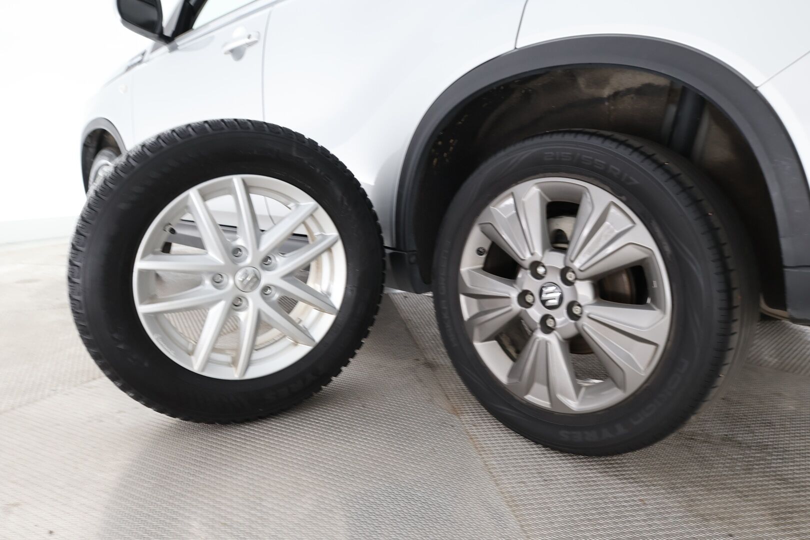 Suzuki Vitara 2021 1,4 BOOSTERJET 4WD GL+ 6MT HYBRID / 1-om. Suomi-auto / ACC / Lohko+sisäp. / P.kamera / Apple&Android / LED-Valot * - Loisto neliveto / Kattava varustus / Särmästi pidetty! - HULLUT AVAJAISHULINAT KORKOTARJOUS 3,29 %