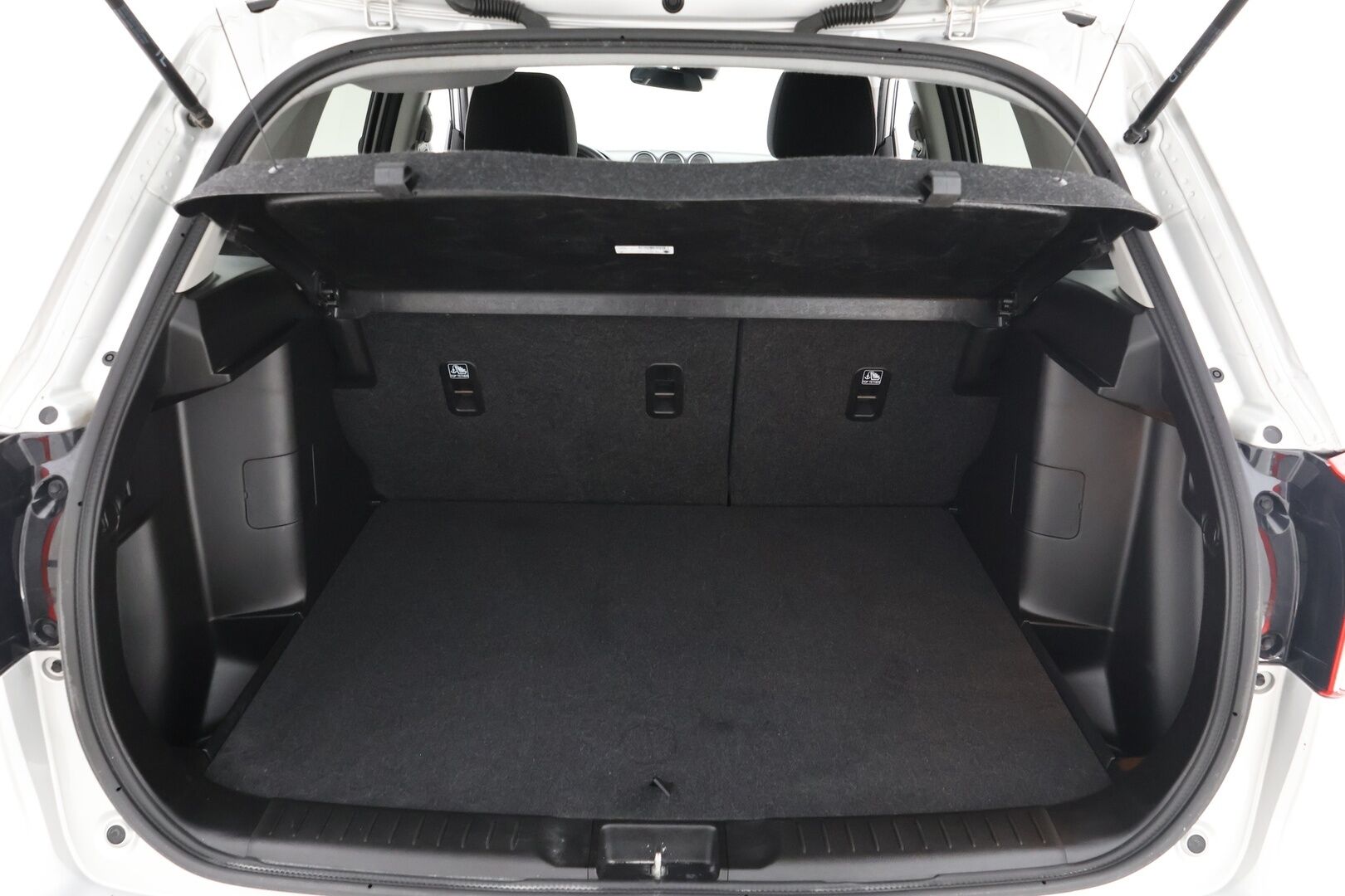 Suzuki Vitara 2021 1,4 BOOSTERJET 4WD GL+ 6MT HYBRID / 1-om. Suomi-auto / ACC / Lohko+sisäp. / P.kamera / Apple&Android / LED-Valot * - Loisto neliveto / Kattava varustus / Särmästi pidetty! - HULLUT AVAJAISHULINAT KORKOTARJOUS 3,29 %