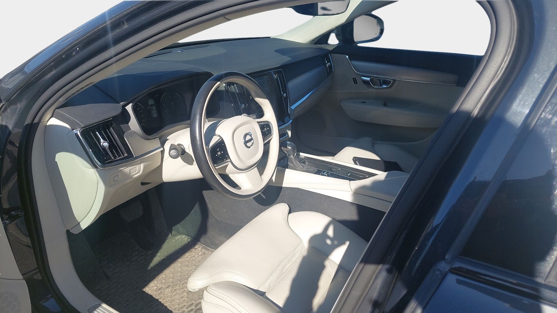 Volvo V90 Cross Country 2017 T5 AWD Business Pro aut - 3,99 % KORKOTARJOUS TÄHÄN AUTOON - *ACC / Pilot Assist / Suomi-auto / Merkkihuollettu / VOC / Muistipenkki / Nahat* 