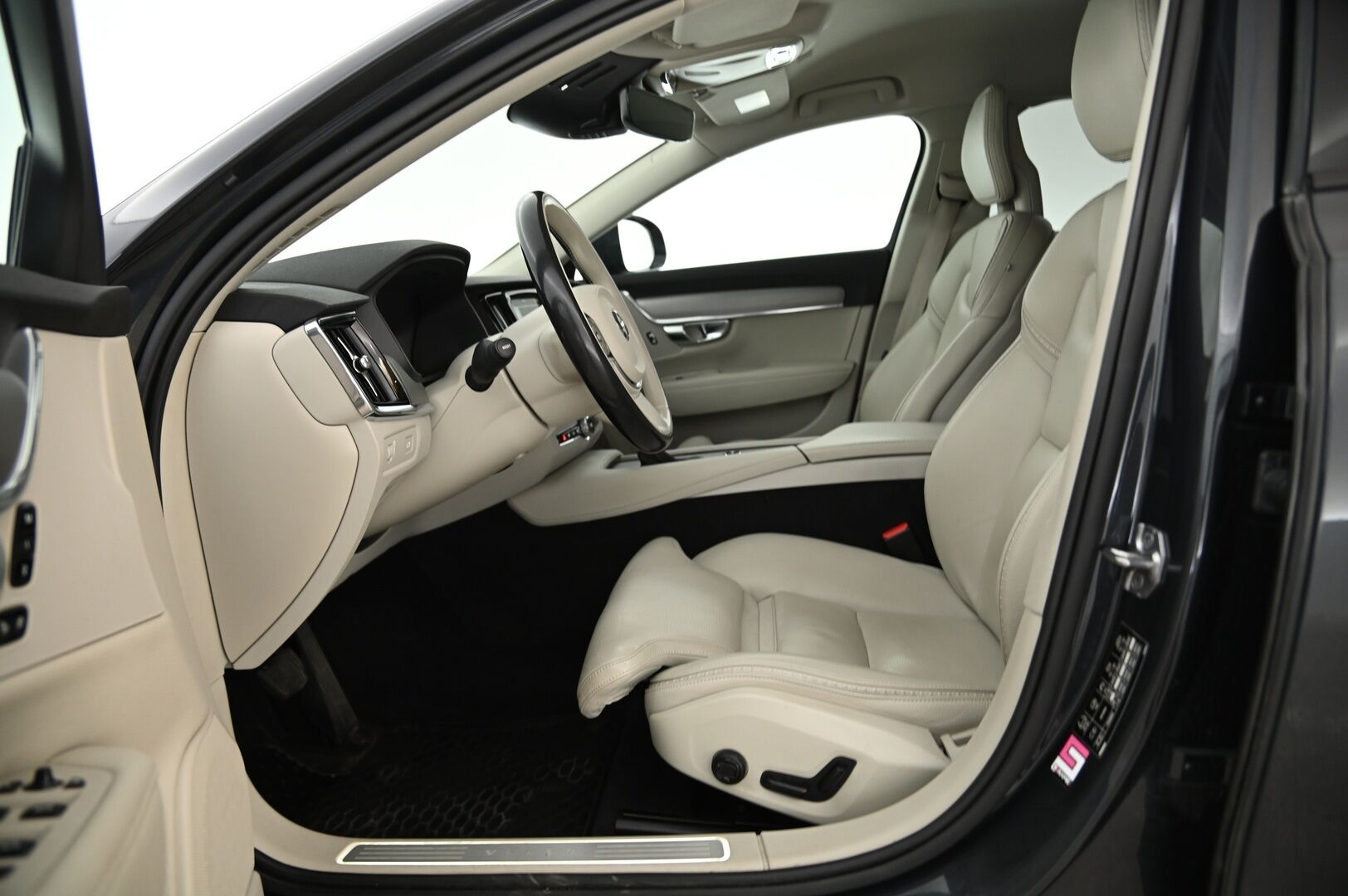 Volvo V90 Cross Country 2017 T5 AWD Business Pro aut - 3,99 % KORKOTARJOUS TÄHÄN AUTOON - *ACC / Pilot Assist / Suomi-auto / Merkkihuollettu / VOC / Muistipenkki / Nahat* 