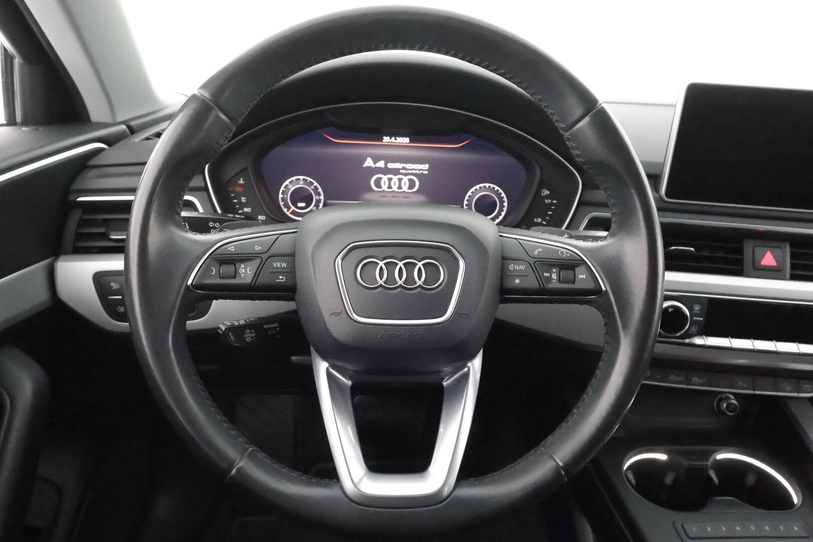 Audi A4 allroad quattro 2017 Land of quattro Edition 2,0 TDI 140 kW quattro S tronic * ACC / Koukku / Webasto / Matrix LED / Navi / Sähköpenkit * - Suomi-auto / Kahdet renkaat aluvanteilla - HULLUT AVAJAISHULINAT KORKOTARJOUS 3,29 %