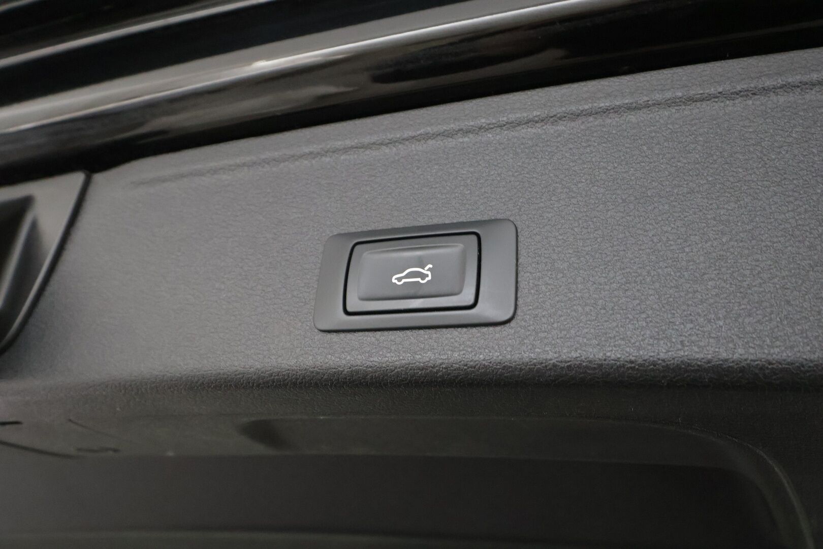 Audi A4 ALLROAD 2017 Land of quattro Edition 2,0 TDI 140 kW quattro S tronic - Webasto | Adapt.Vakkari | Koukku | Matrix LED | Navi | Sähköpenkit