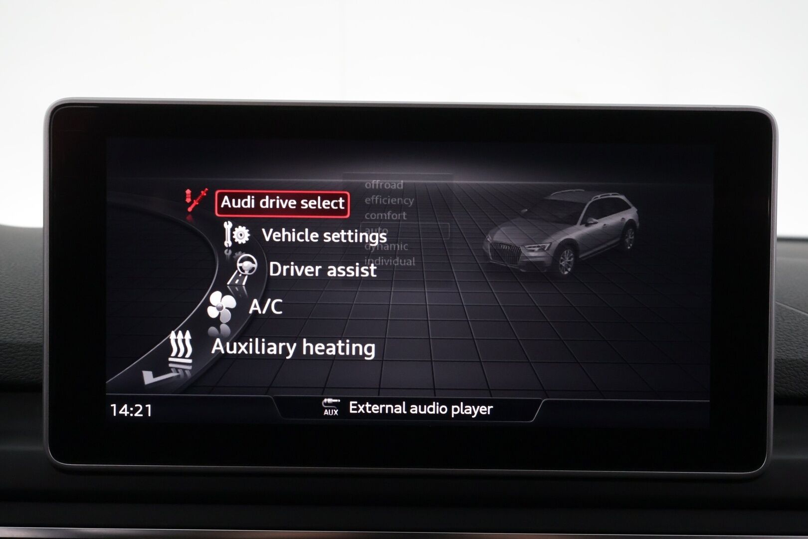 Audi A4 ALLROAD 2017 Land of quattro Edition 2,0 TDI 140 kW quattro S tronic - Webasto | Adapt.Vakkari | Koukku | Matrix LED | Navi | Sähköpenkit