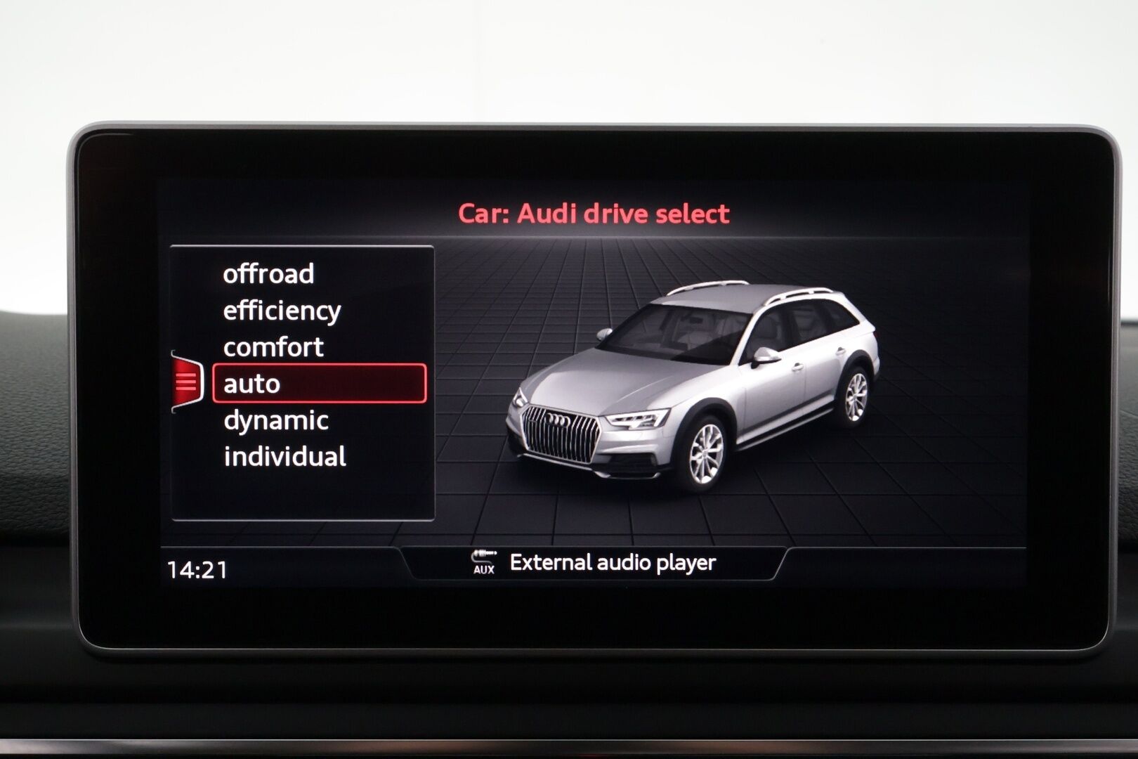 Audi A4 ALLROAD 2017 Land of quattro Edition 2,0 TDI 140 kW quattro S tronic - Webasto | Adapt.Vakkari | Koukku | Matrix LED | Navi | Sähköpenkit