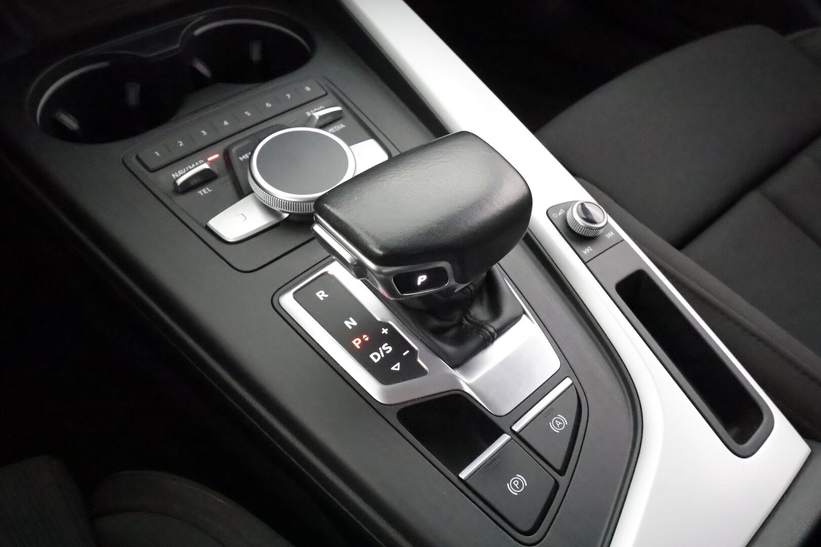 Audi A4 ALLROAD 2017 Land of quattro Edition 2,0 TDI 140 kW quattro S tronic - Webasto | Adapt.Vakkari | Koukku | Matrix LED | Navi | Sähköpenkit