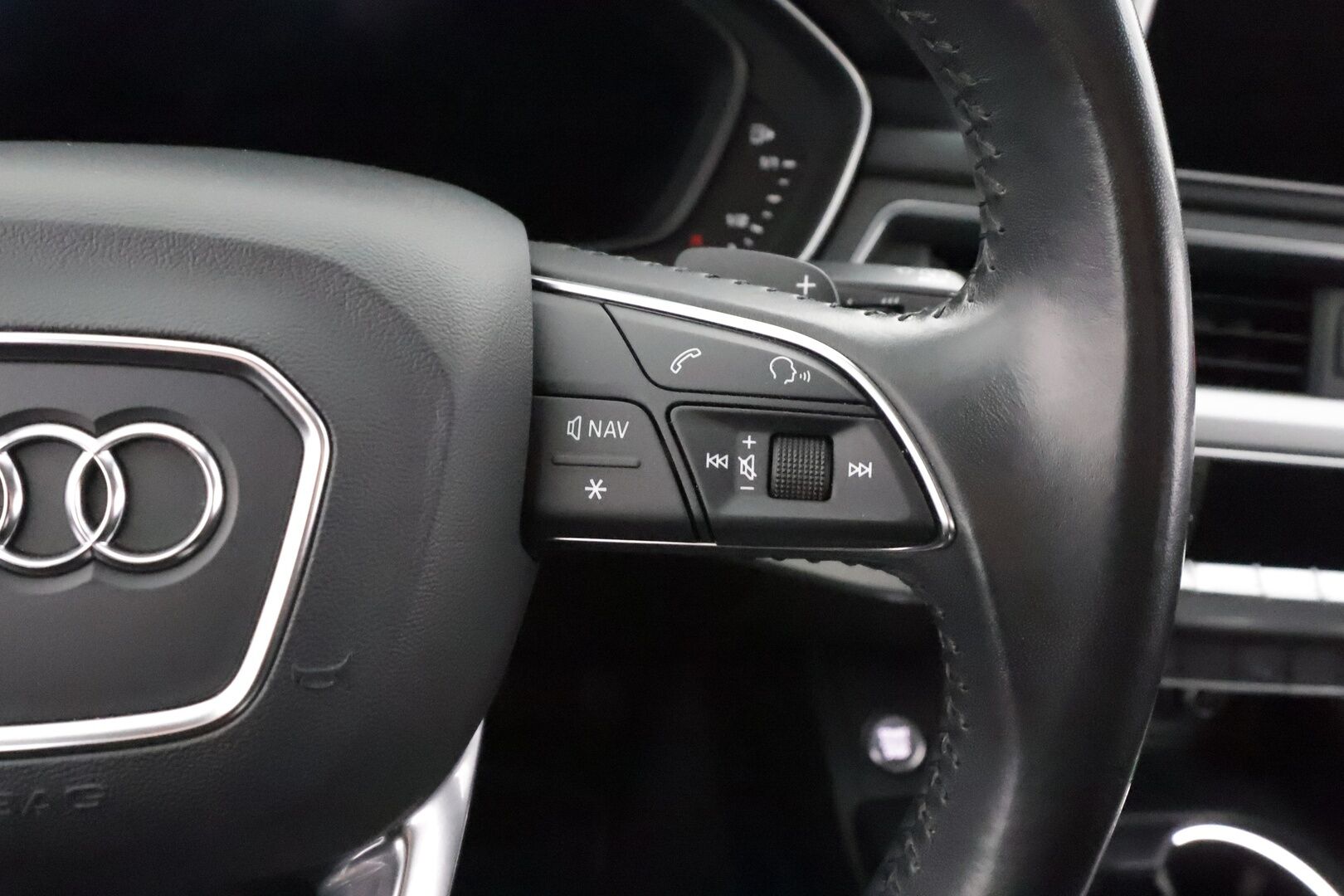 Audi A4 ALLROAD 2017 Land of quattro Edition 2,0 TDI 140 kW quattro S tronic - Webasto | Adapt.Vakkari | Koukku | Matrix LED | Navi | Sähköpenkit